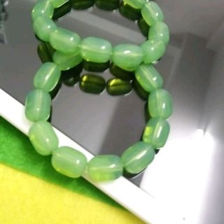 chuỗi đeo tay phong thủy đá xanh lá cây