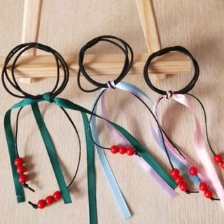 cột tóc đẹp tua rua xinh xắn