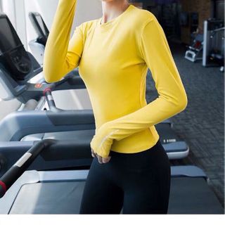 Áo tập tay dài chữ