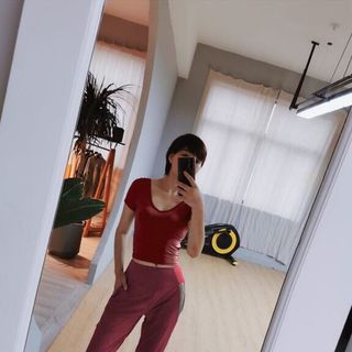 Áo tập croptop chéo lưng