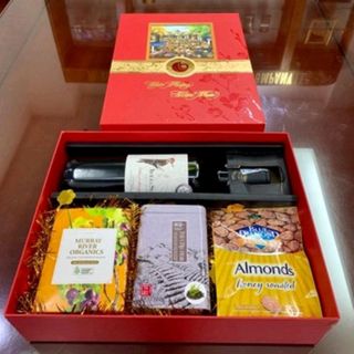 hộp quà tết 2020