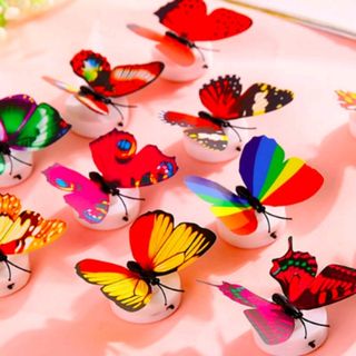 bướm dán tường có đèn có sẵn pin nhé