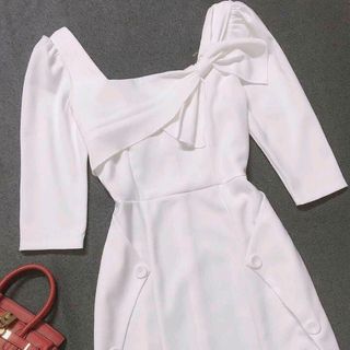 đầm trắng dáng chữ A