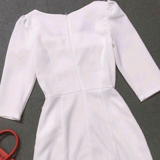 đầm trắng dáng chữ A