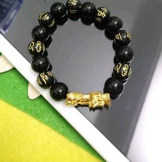 nhiều mẫu chuỗi đeo tay phong thủy