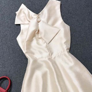 đầm thiết kế dáng xòe