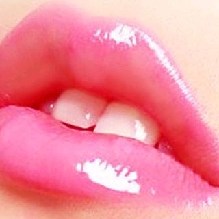 son dưỡng có màu hồng thơm mùi trái cây 13k