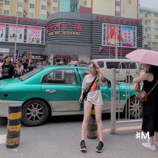 Áo thun GC Dapper Dan chữ in nhũ mới nhất