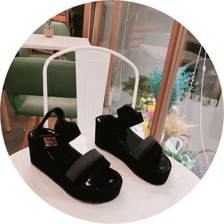Giày sandal xuồng ni â