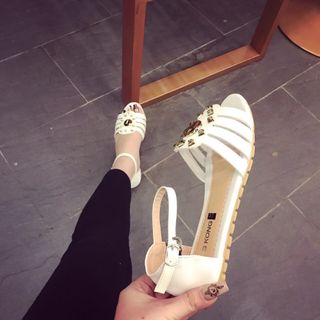 Giày sandal cắt hoa