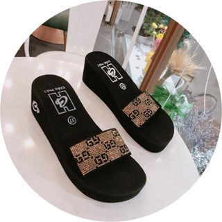 Dép xuồng xốp