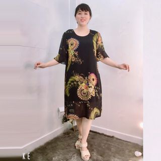 Đầm Silk Lụa In 3D Họa Tiết Hoa Nền Đen Tay Loe