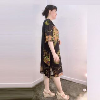 Đầm Silk Lụa In 3D Họa Tiết Hoa Nền Đen Tay Loe