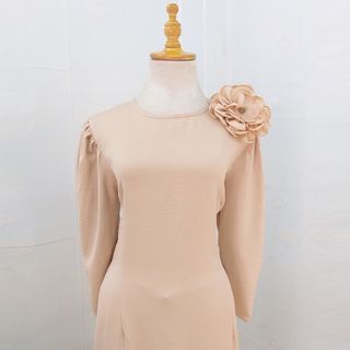 Áo Dài Nude Cách Tân Cài Hoa Nổi Vai Bồng