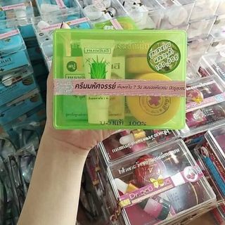 Kem trị nám tàn nhang yanhee Thái Lan bộ vàng