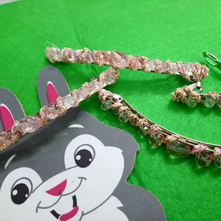 Kẹp tóc màu hồng