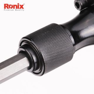 Máy đục Ronix 2807 900W 17mm