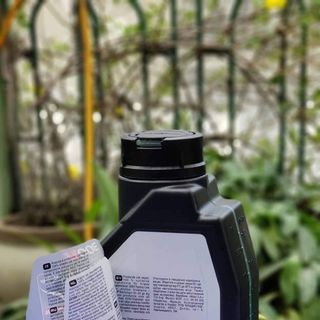 Nhớt Motul 300V