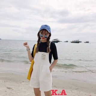 Quần yếm đùi kaki kèm áo