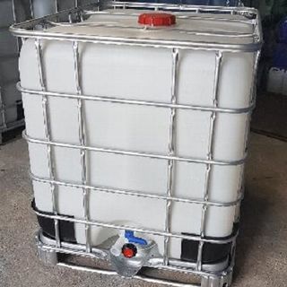 Thùng nhựa màu trắng 1000L có van xả và nắp mở