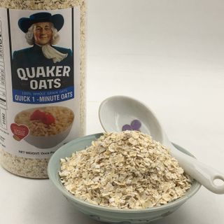 YẾN MẠCH QUAKER OATS HŨ 454GR CỦA MỸ có cả cán dẹp và cán vỡ