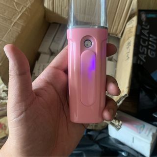 Máy phun sương mini sạc dự phòng