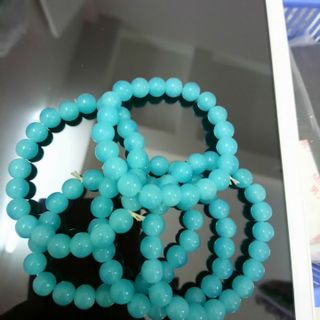 Chuỗi đeo tay phong thủy đá màu xanh 8li
