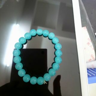 Chuỗi đeo tay phong thủy đá màu xanh 8li