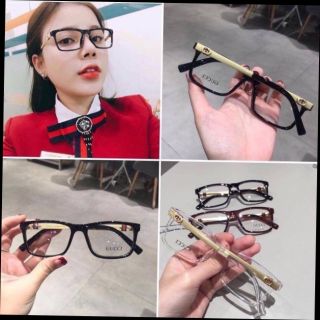 Kính cận dễ thương