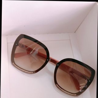 Kính mát viền hột