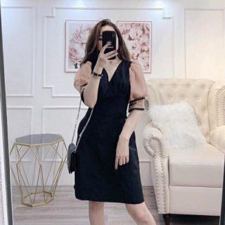 Đầm tim phối màu tay viền ren