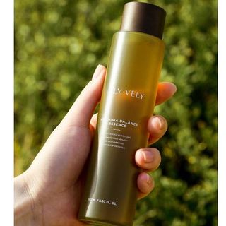 Nước Cân Bằng Da Vely Vely Artemisia Balance Essence 150ml