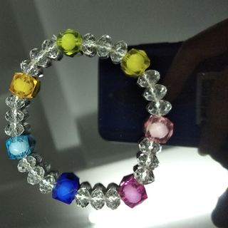 Chuỗi đeo tay đẹp mix màu
