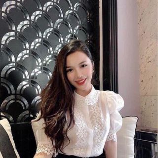 Áo sơ mi trắng ren hoa tay lỡ thời trang