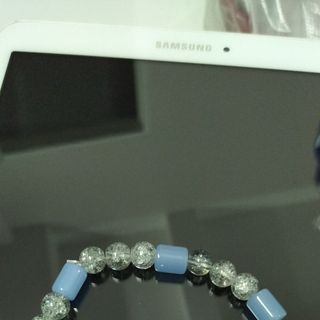Chuỗi đeo tay phong thủy đá xanh mix đá tuyết