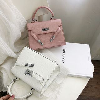 Túi nữ đeo chéo vân rắn khóa cài thời thượng D768
