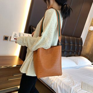 Túi Xô Hàn Quốc Đeo Vai Dáng Rộng Thời Trang D763