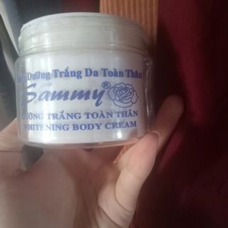 Kem trắng da body Sammy