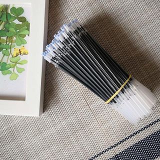 Ruột bút mực nước màu xanh dương màu đỏ và đen