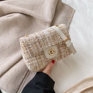Túi đeo chéo chất dạ đẹp khóa tròn thời trang mới D726