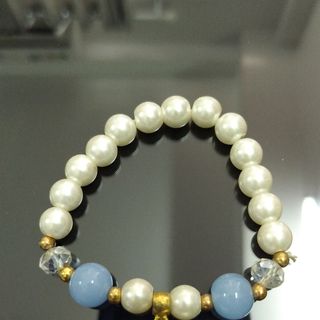 Chuỗi đeo tay tua rua