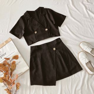 SET ÁO CROPTOP CỔ VEST CHÂN VÁY