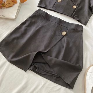 SET ÁO CROPTOP CỔ VEST CHÂN VÁY