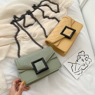Túi Nắp Khóa Vuông Thời Trang Hàn Quốc D669