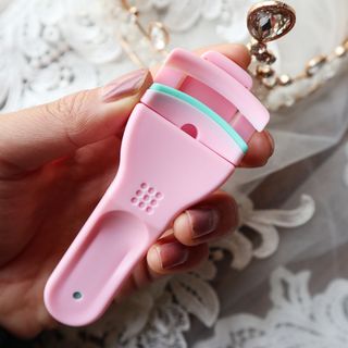 Dụng cụ bấm lông mi mini 97x36cm
