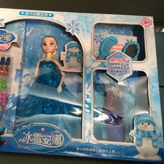 Búp bê Elsa dự tiệc sét 8 giày kèm theo 3 bộ đầm đồ trang điểm Giá chỉ 75000