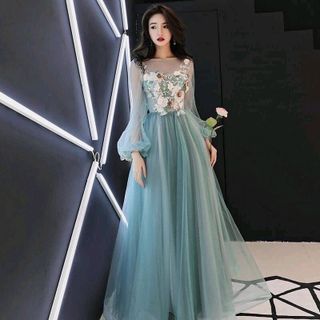 ĐẦM XOÈ TAY PHỒNG ĐÍNH HOA 3D