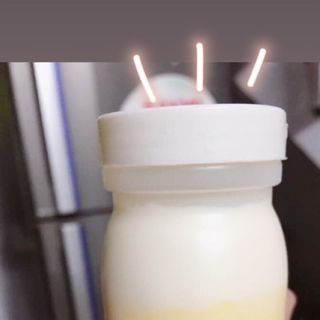 Sữa chua nếp cẩm nhà làm best nhất lun nha gtlt ngày nào cũng nếp cẩm bill dài dài th đấy ngoài ra còn có sữa chua phô maichanh dây truyền thống xoài dâu nữa nhé 🤤