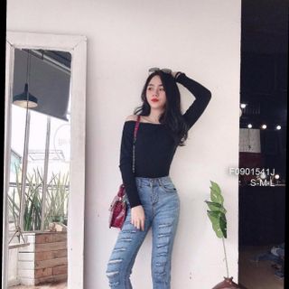 Quần jean nữ rách tả tơi