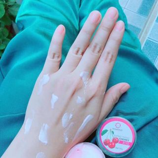 KEM KÍCH TRẮNG CHERRY